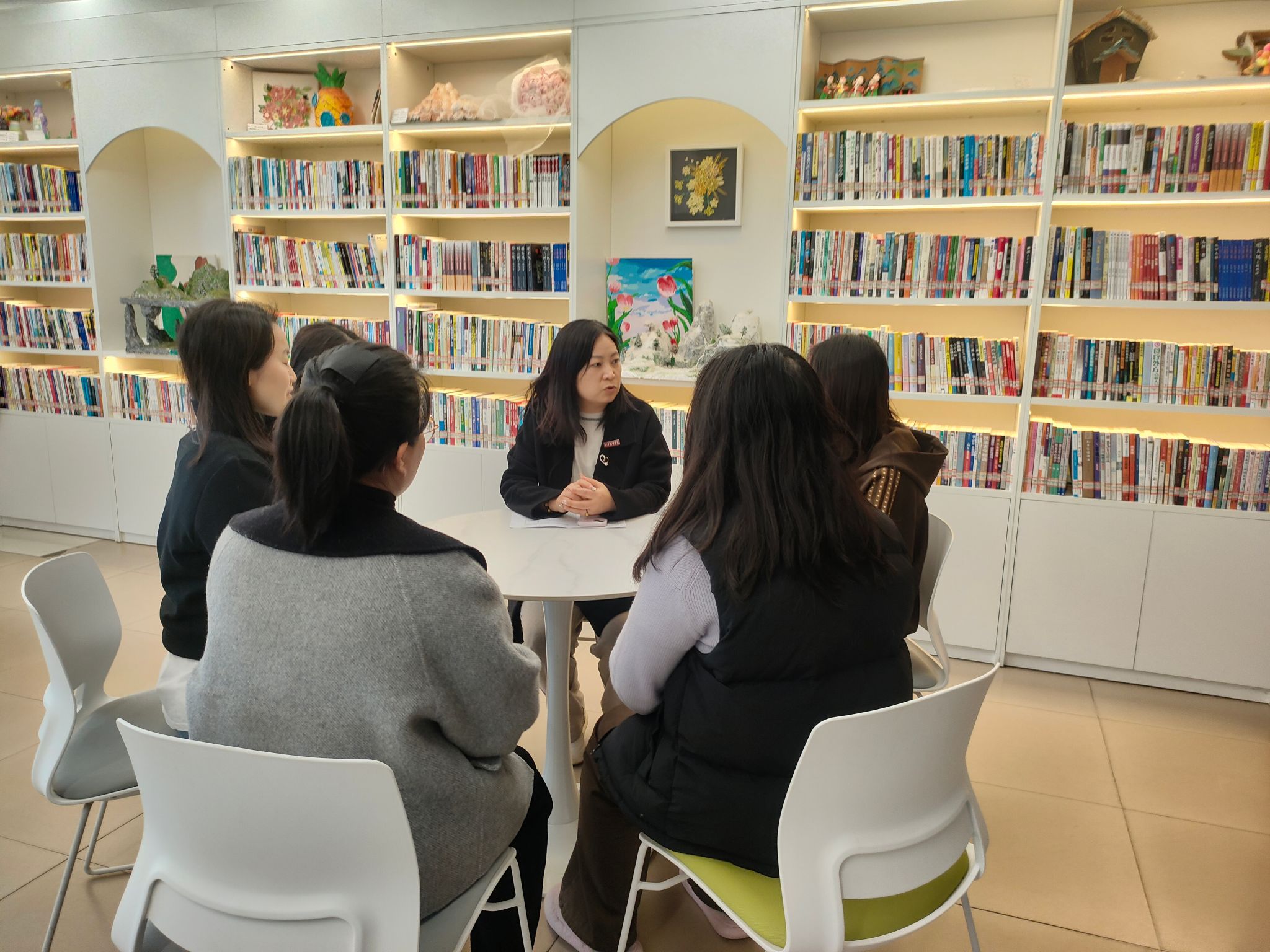 暖心走訪進公寓，護航青春伴成長——我校心理健康教育與咨詢中心開展一站式社區走訪活動紀實